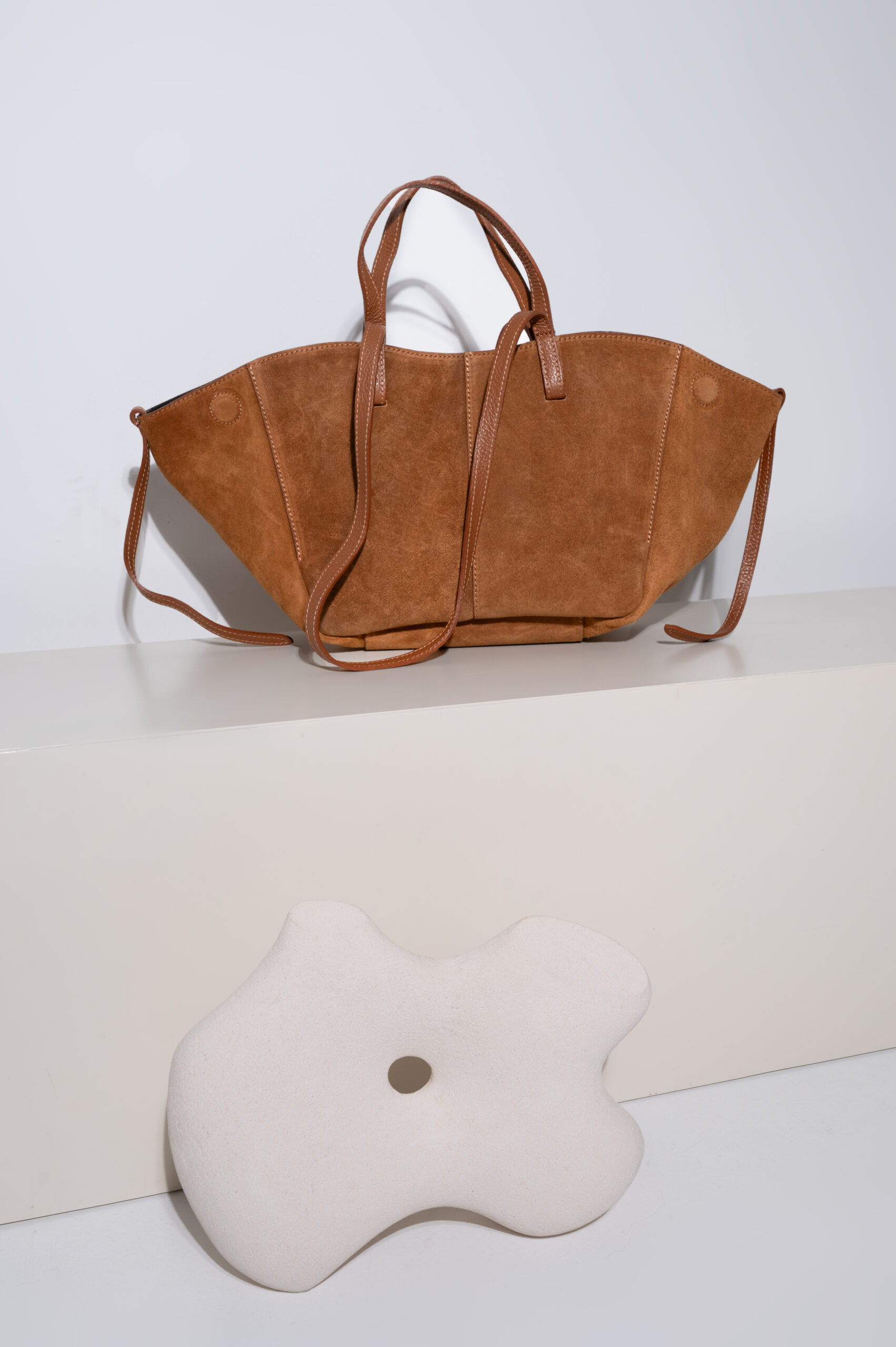 Torebka Penelope - jasnobrązowy zamszowa - obrazek 3