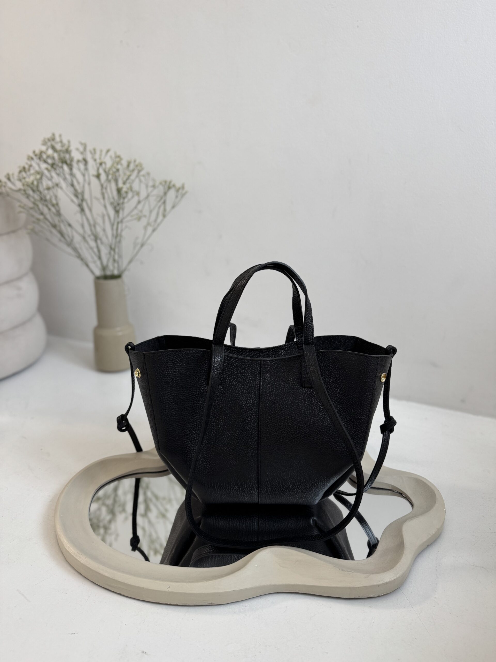 Torebka Penelope - czarna skórzana